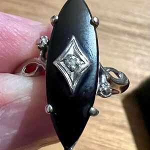 Deco Elegant Black and Silver Women's Ring